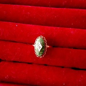 Vintage gold jade and diamond ring